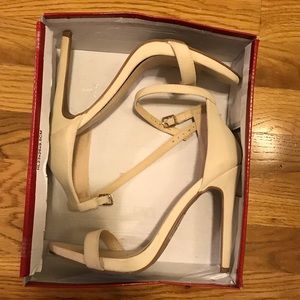 Show Republic LA Women’s Nude Heels